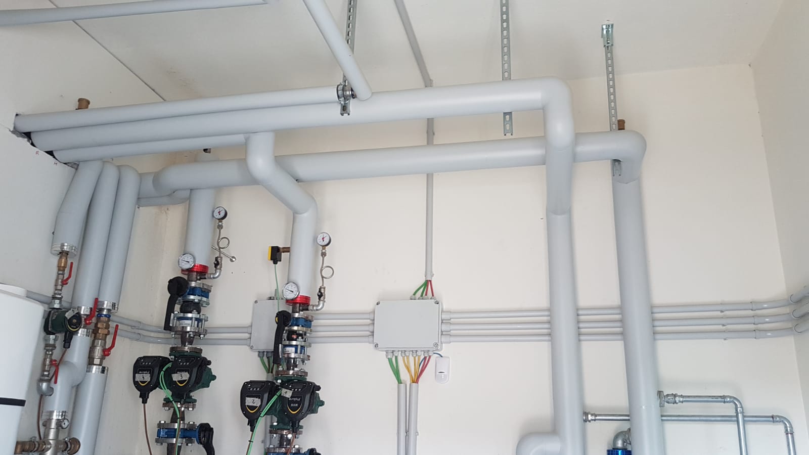 Realizzazione Impianti Elettrici e Meccanici Istituto Selmi e Corni 64